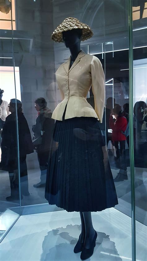 dior bar suit